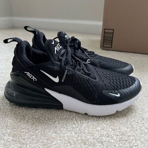 Women’s Nike Airmax 270
